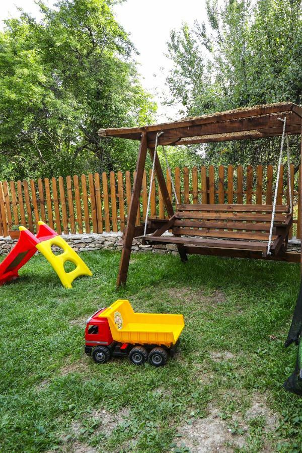 Тодорината Къща Ξενοδοχείο Leshten Εξωτερικό φωτογραφία